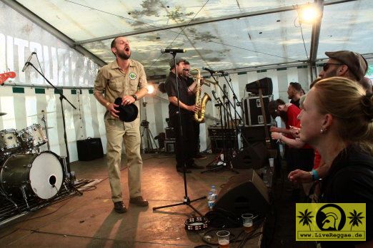 Babylove - The Van Dangos (DK) This Is Ska Festival - Wasserburg, Rosslau 21. Juni 2019 (17).JPG